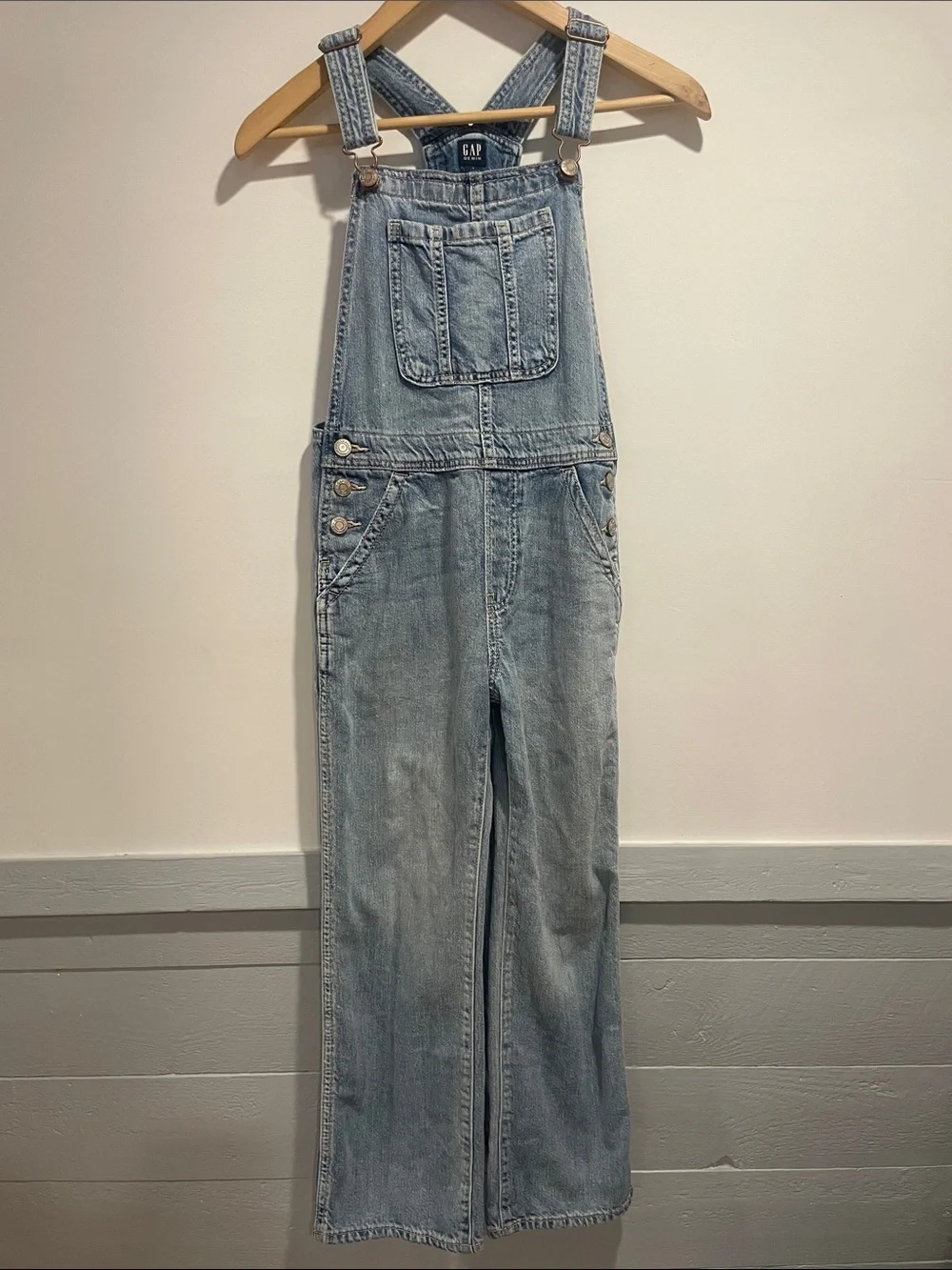 90’s inspired GAP Light Blue relaxed Denim Overalls with Front Pocket
